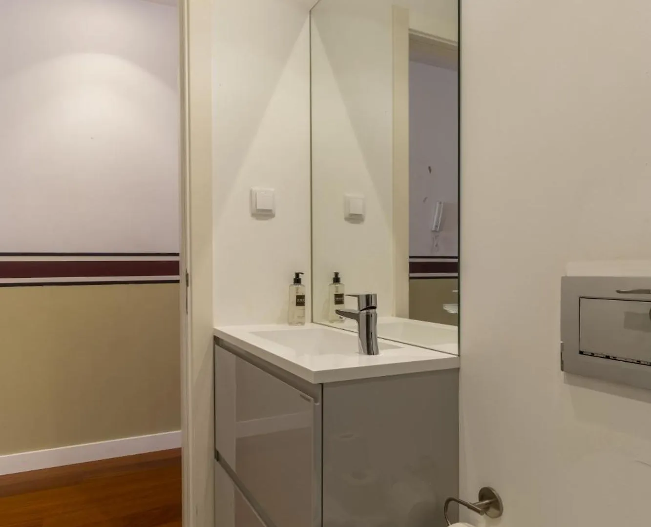 Апартаменты King Bed Suite, Loft With 3Wc, Ac & Self-Check-In. Лиссабон Португалия