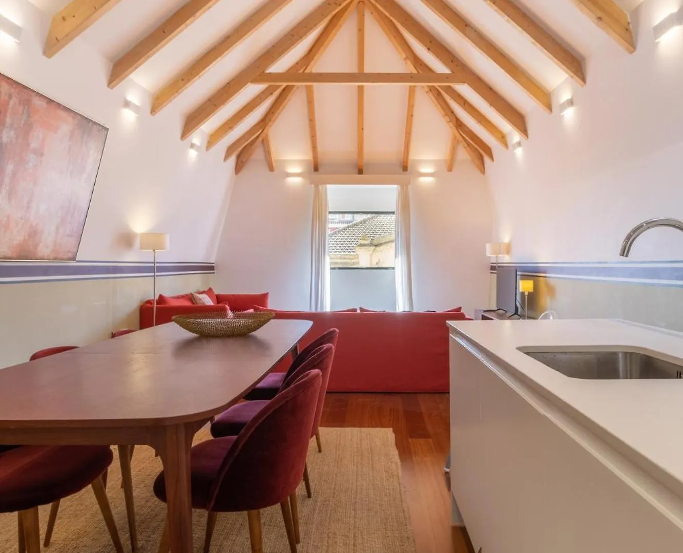 King Bed Suite, Loft With 3Wc, Ac & Self-Check-In. Лиссабон Португалия
