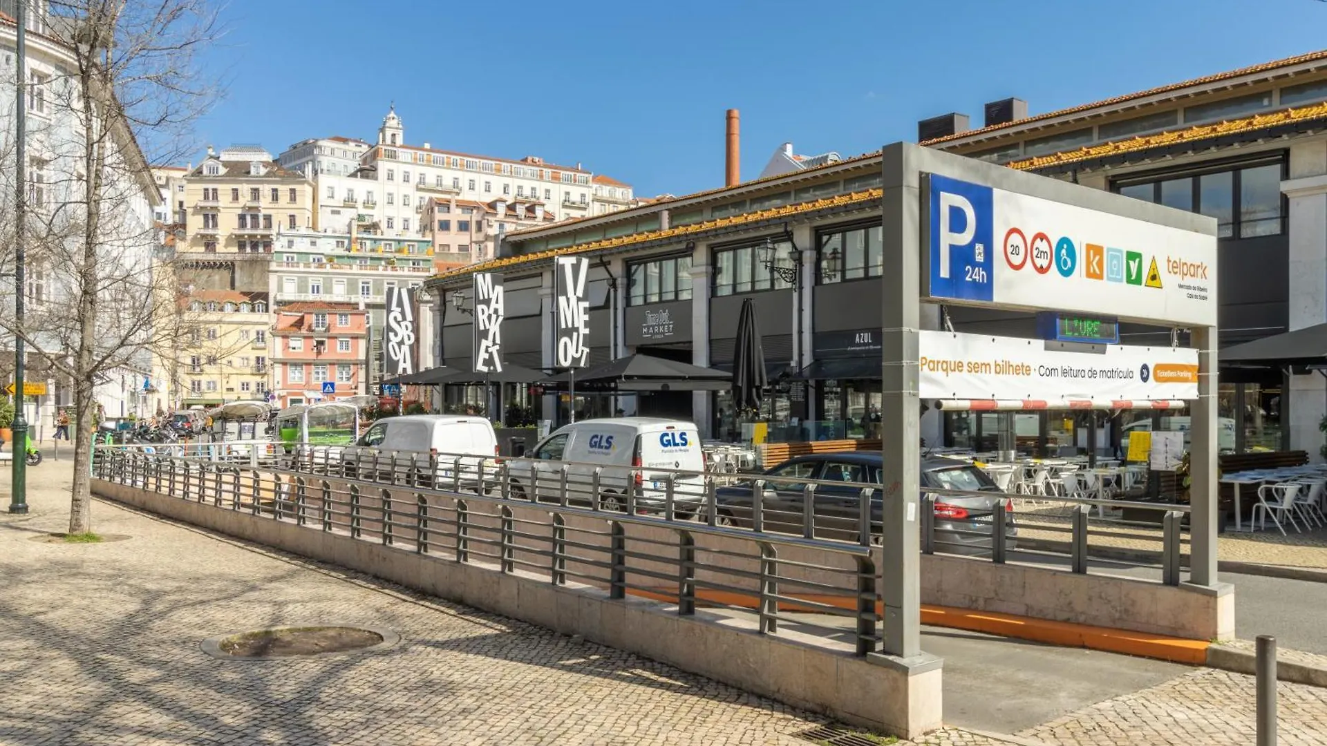 King Bed Suite, Loft With 3Wc, Ac & Self-Check-In. Лиссабон