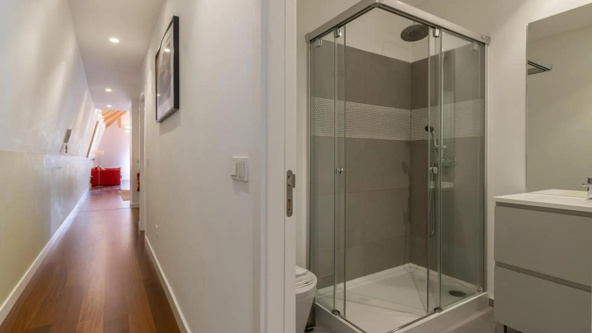 아파트 King Bed Suite, Loft With 3Wc, Ac & Self-Check-In. 리스본