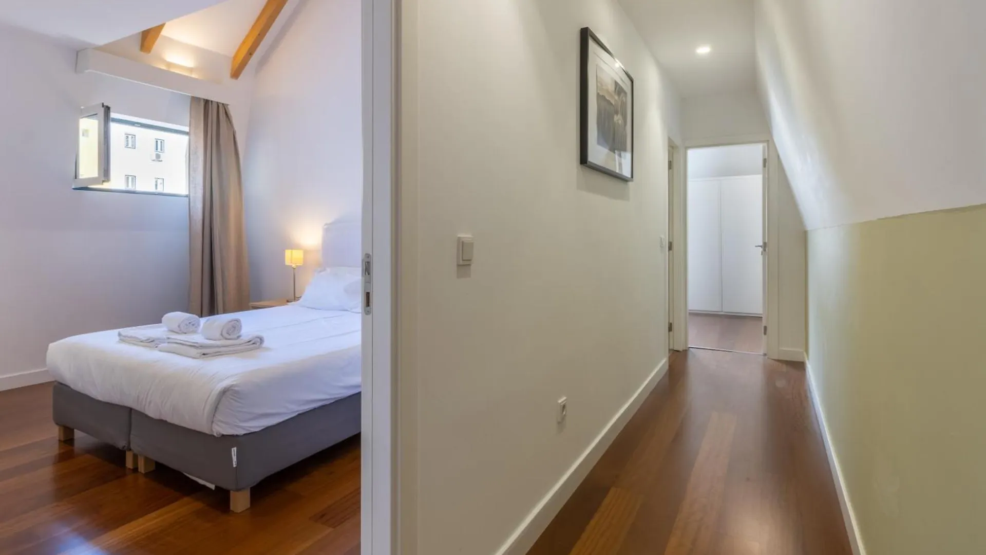 King Bed Suite, Loft With 3Wc, Ac & Self-Check-In. 리스본 아파트