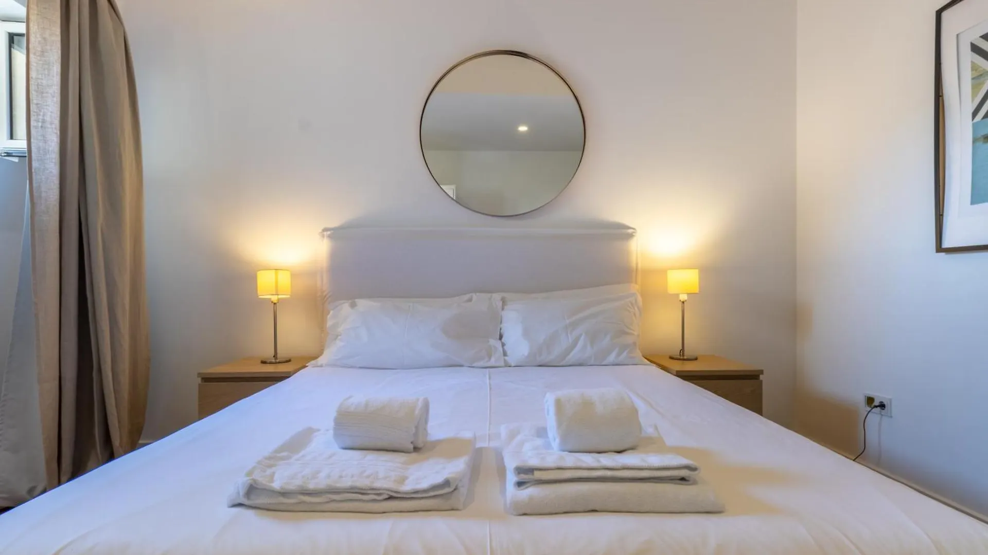 King Bed Suite, Loft With 3Wc, Ac & Self-Check-In. 리스본 포르투갈