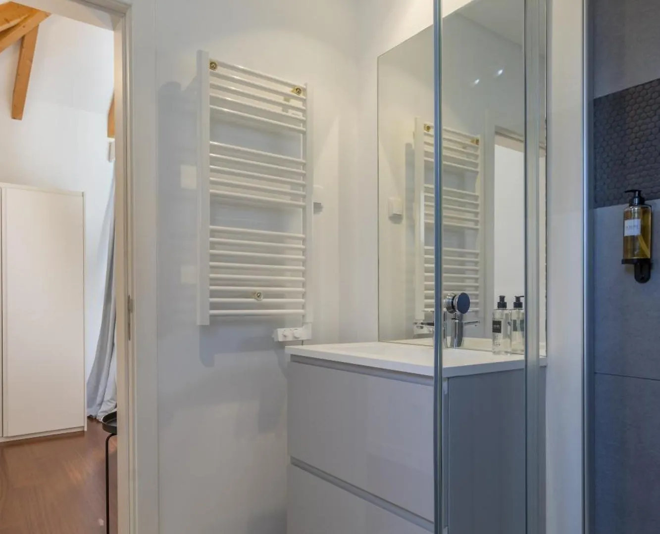King Bed Suite, Loft With 3Wc, Ac & Self-Check-In. 리스본 포르투갈